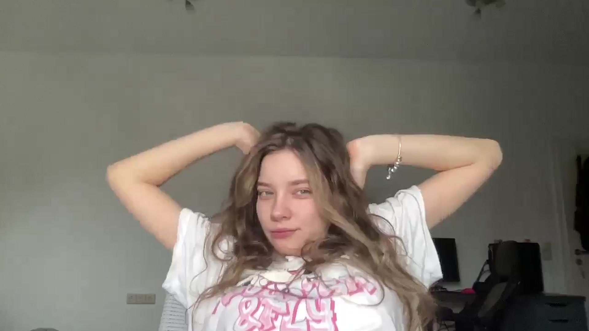 Shinie_ video thumbnail