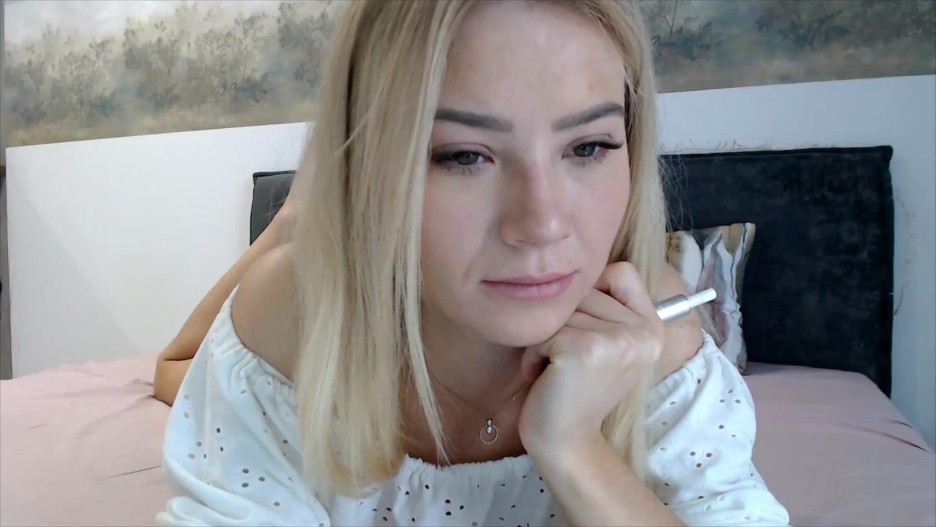 fiancee video thumbnail