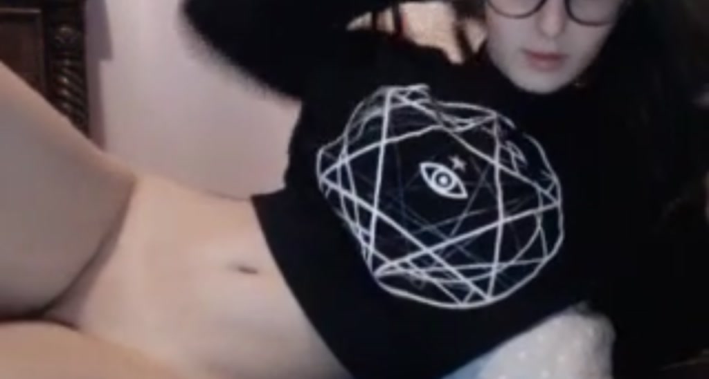 LilSensi video thumbnail