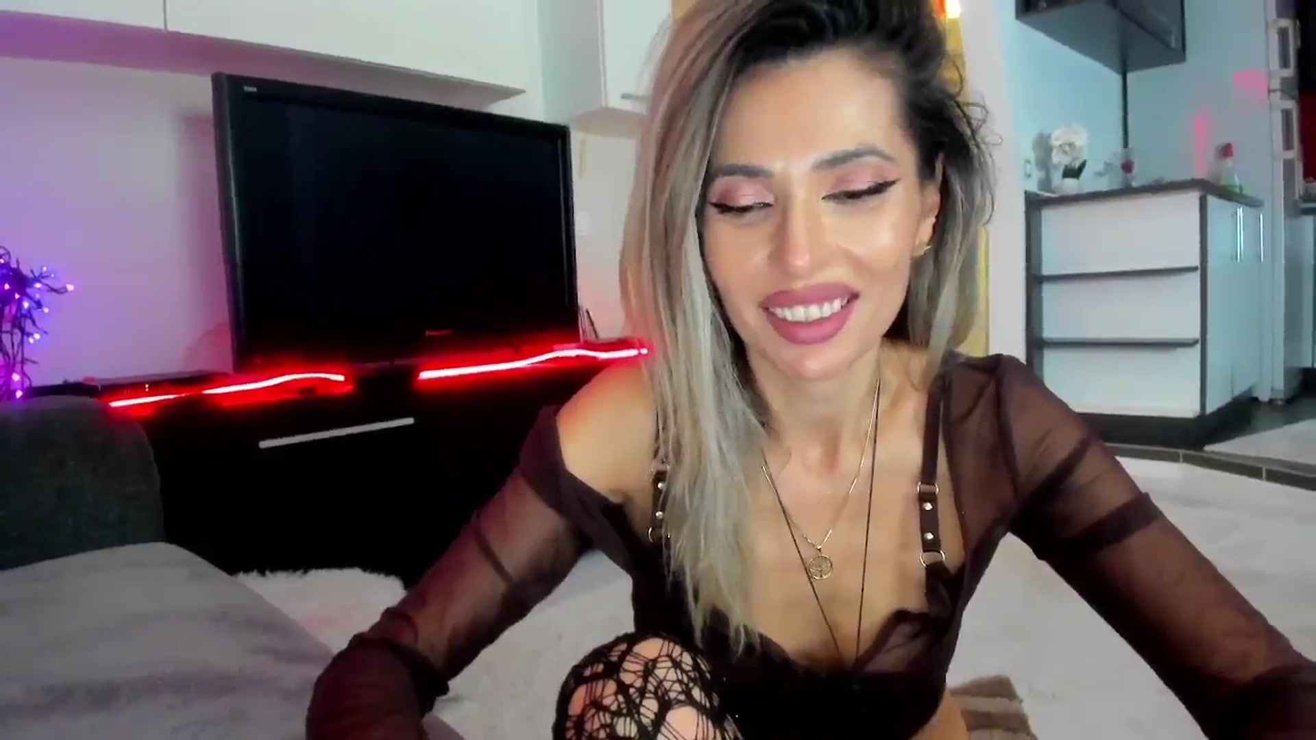 SmileyTinaa video thumbnail