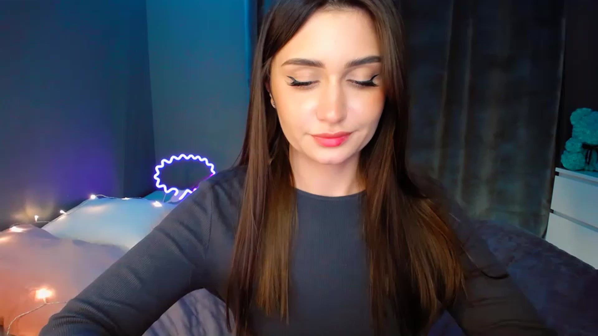 DollGlamourr video thumbnail