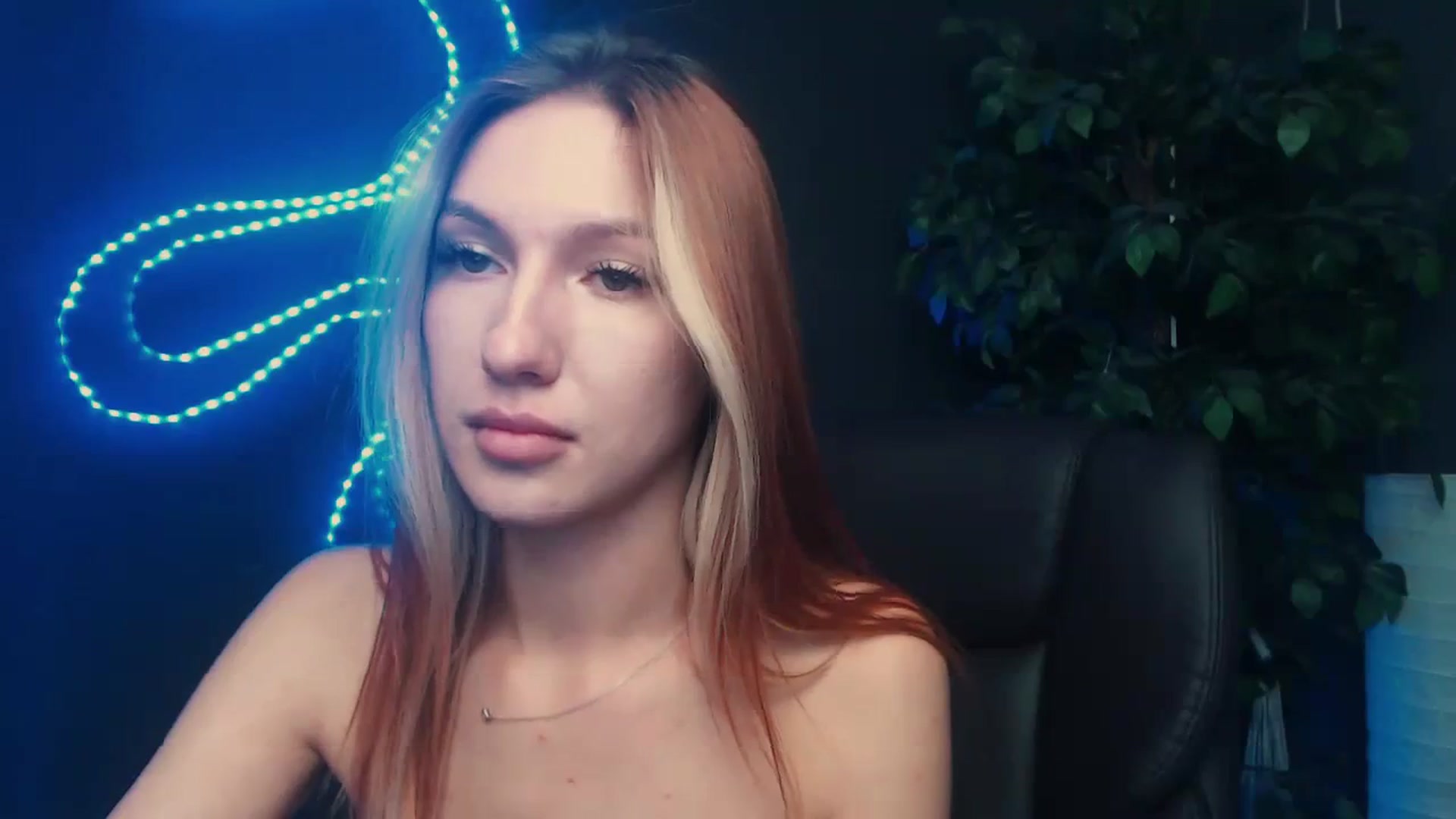 LovelyGin video thumbnail