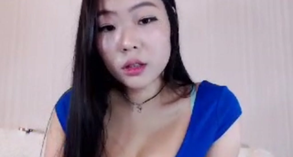 LeenaQ video thumbnail