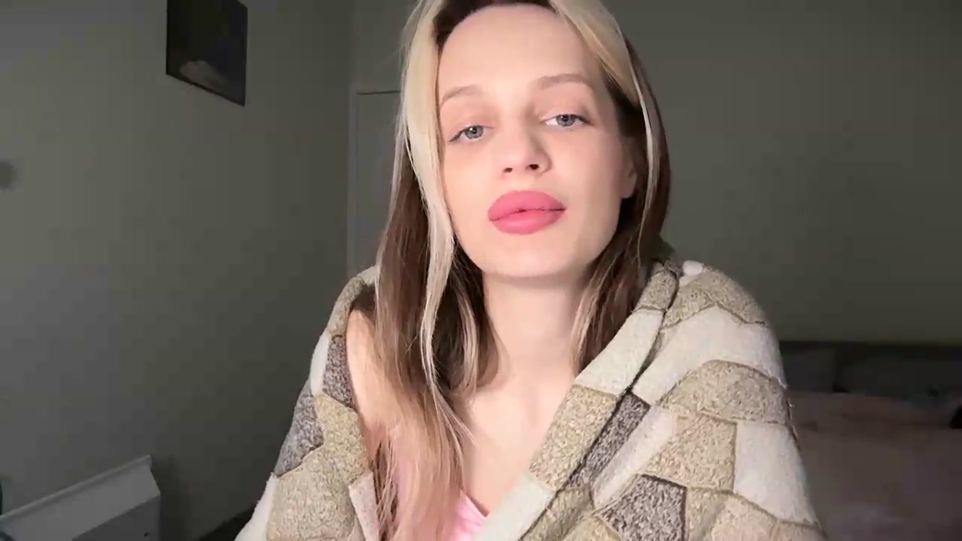 Lola_vi video thumbnail