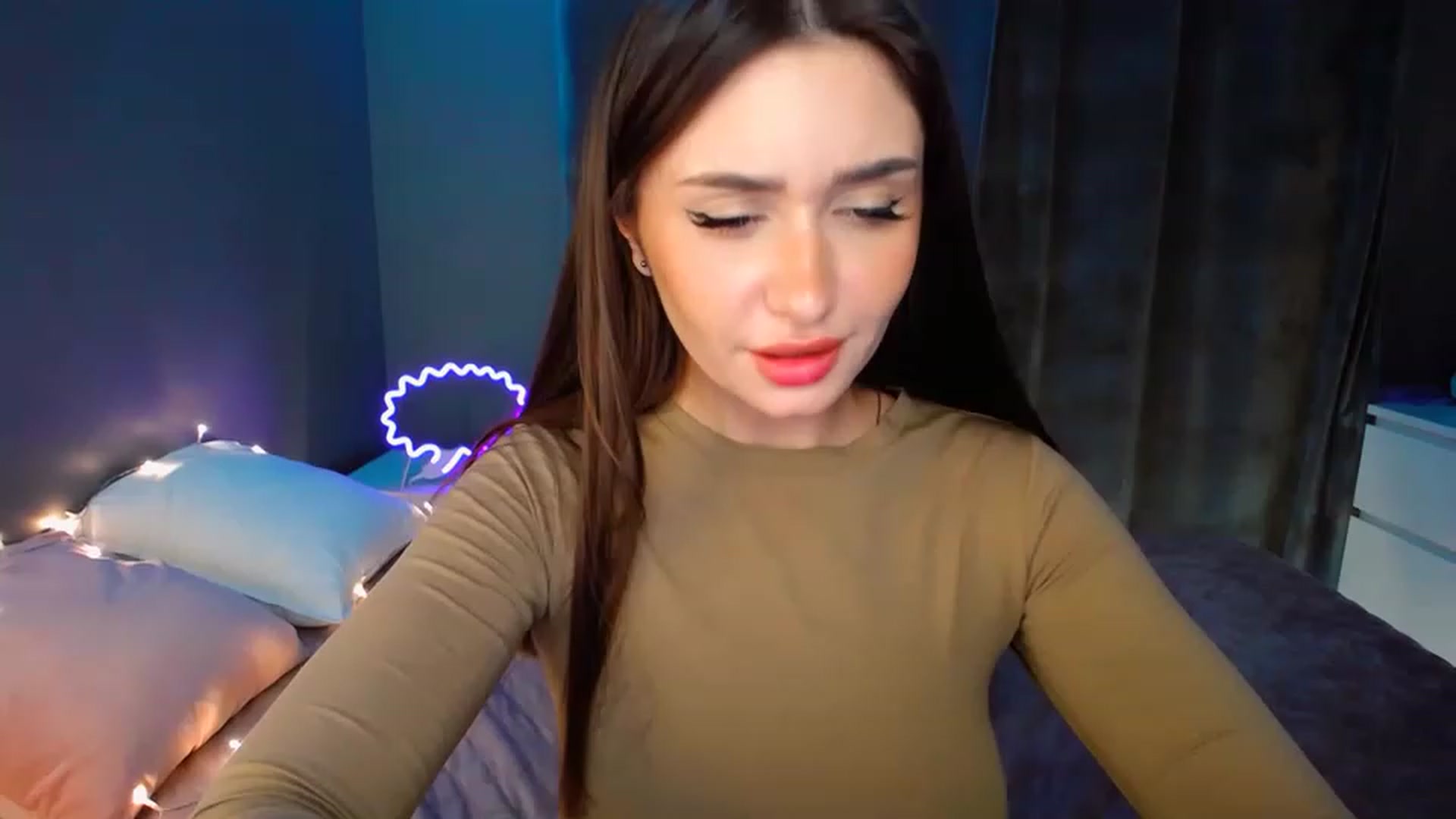DollGlamourr video thumbnail