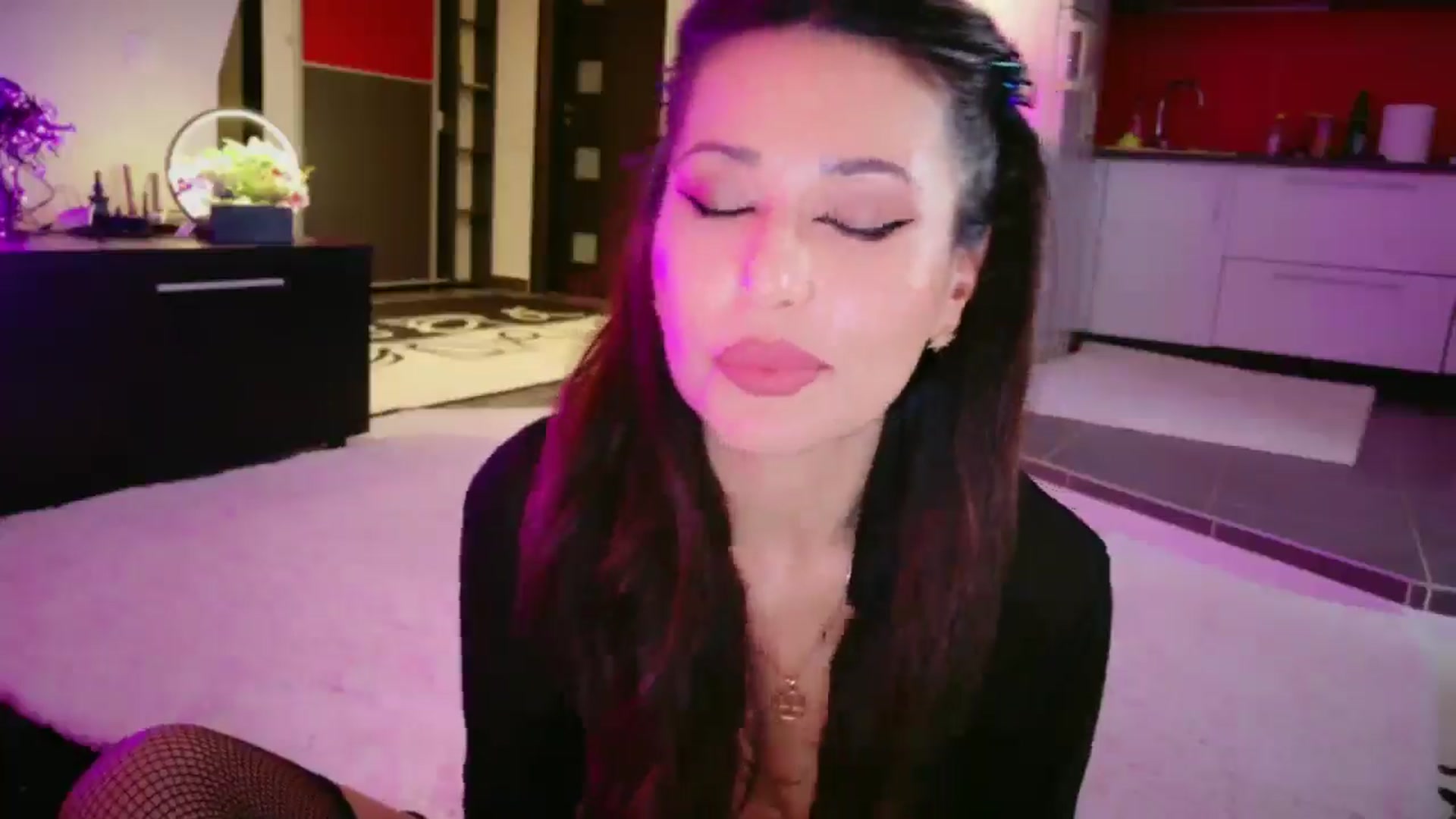 SmileyTinaa video thumbnail