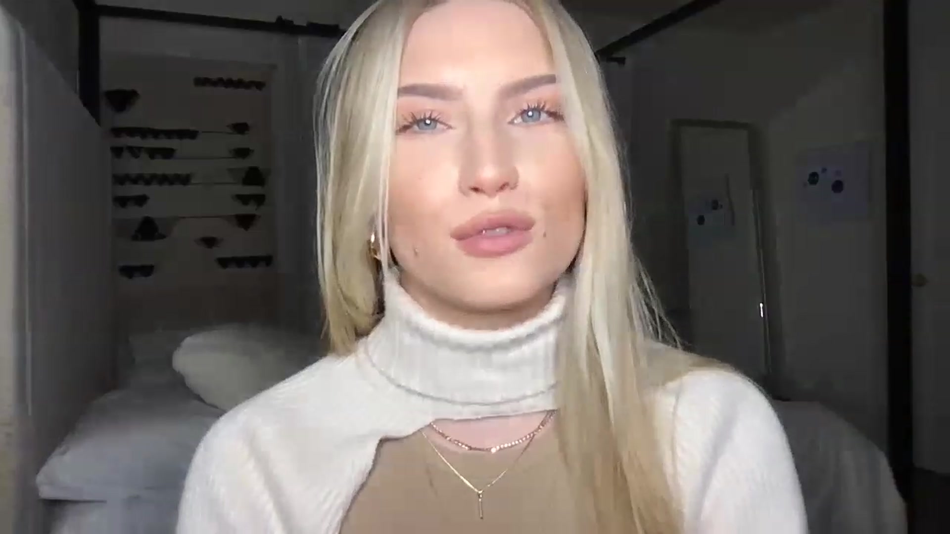 Thezabrina video thumbnail
