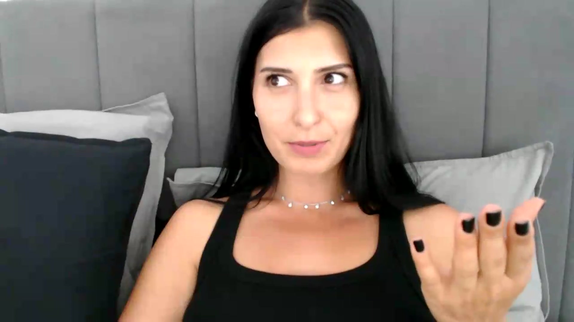 ReyInna video thumbnail
