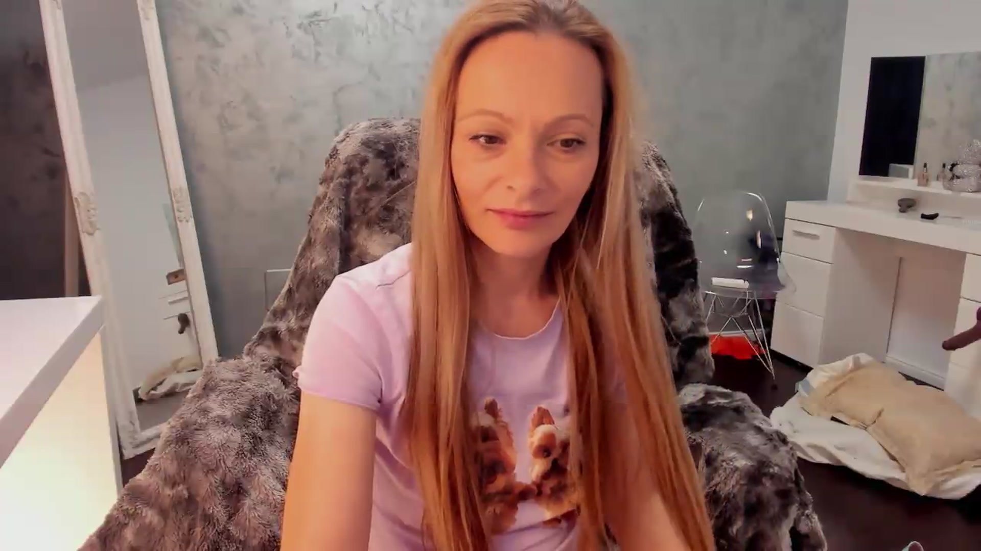 OhMyMiaa video thumbnail
