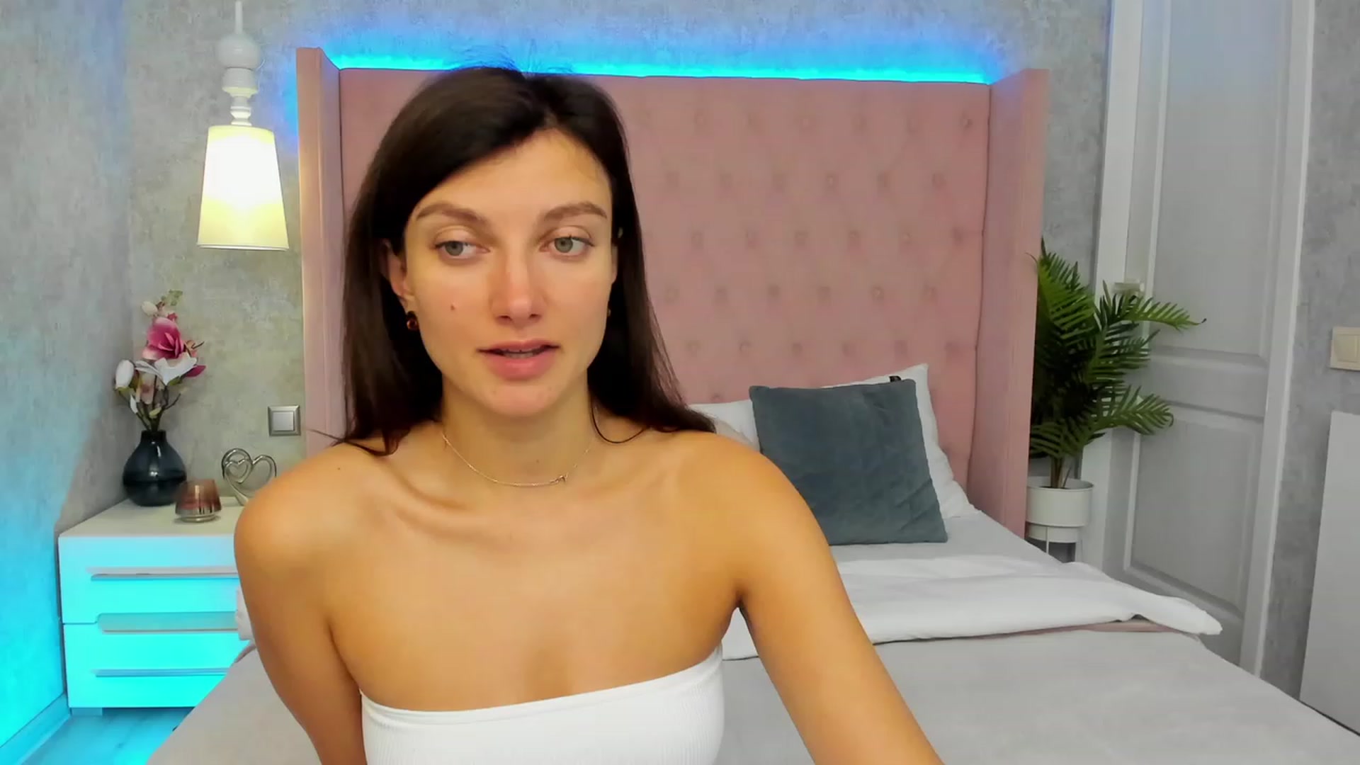 LuckySandra video thumbnail