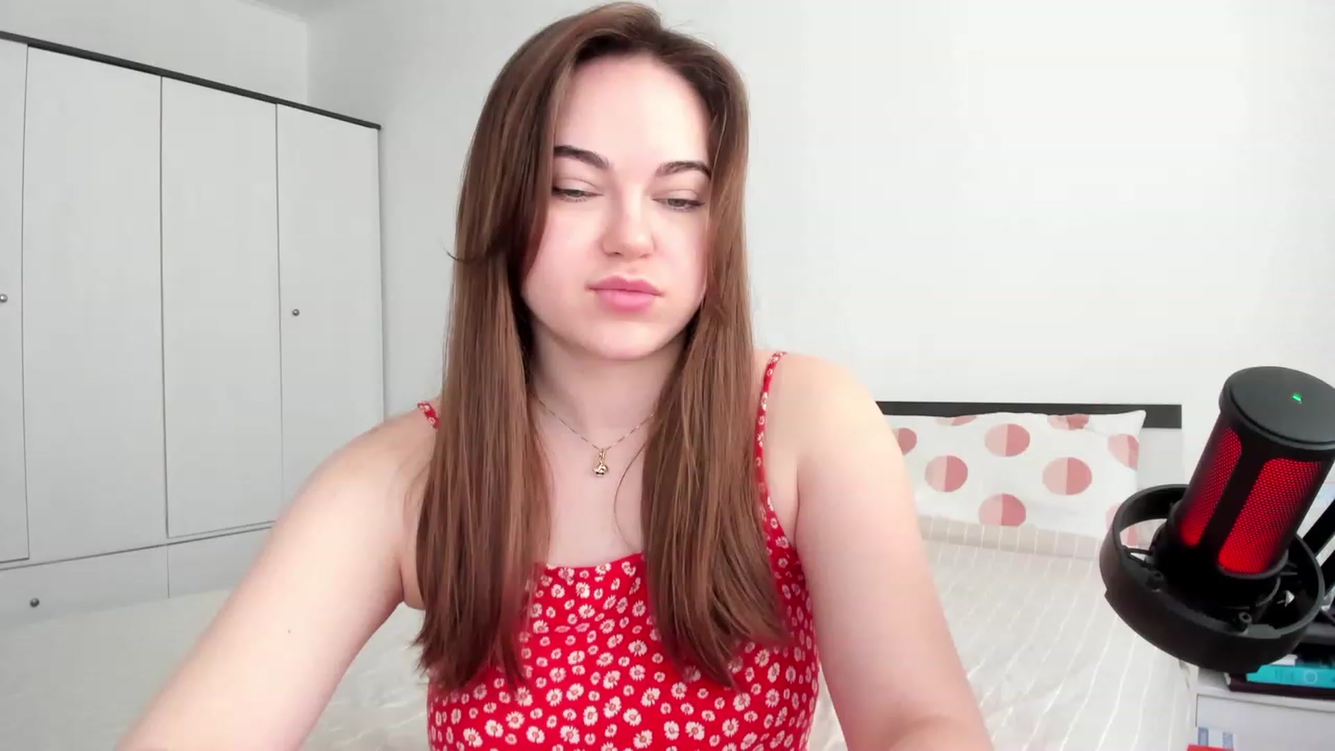 BeeTheQueen video thumbnail