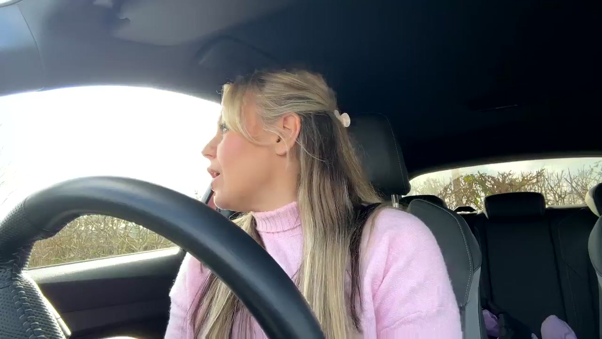 Little_L video thumbnail