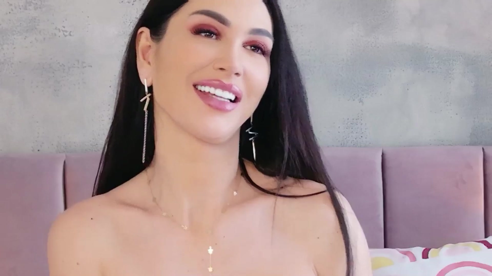 Monalise video thumbnail