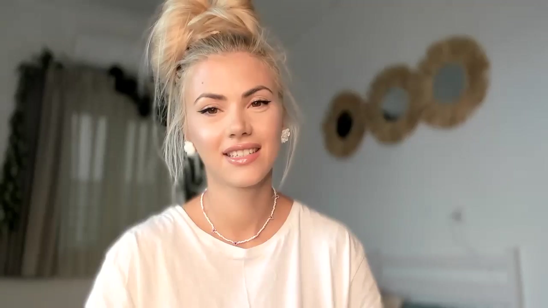 VivianisHere video thumbnail