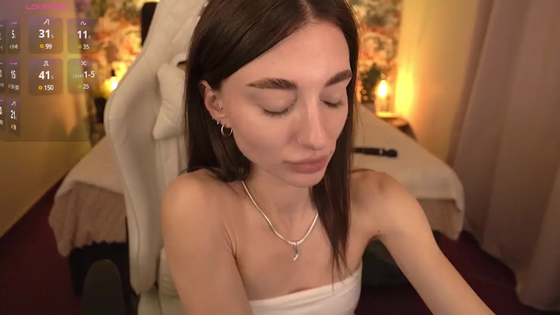 Alice_Arwen_ video thumbnail