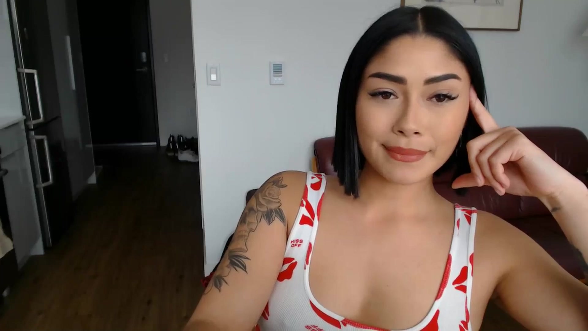 YourGoddessLu video thumbnail