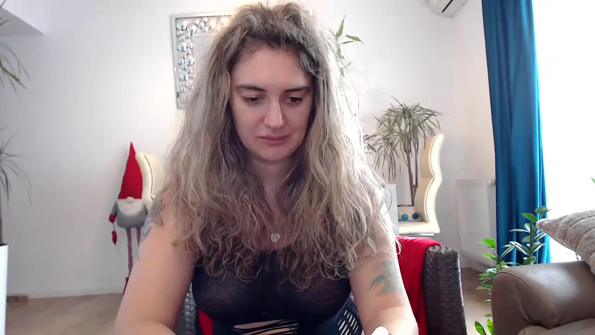 MissDivinna video thumbnail