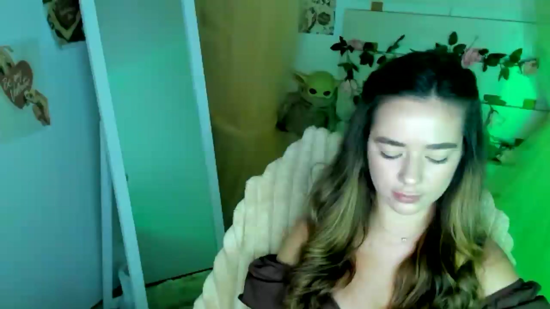 KiraLove video thumbnail