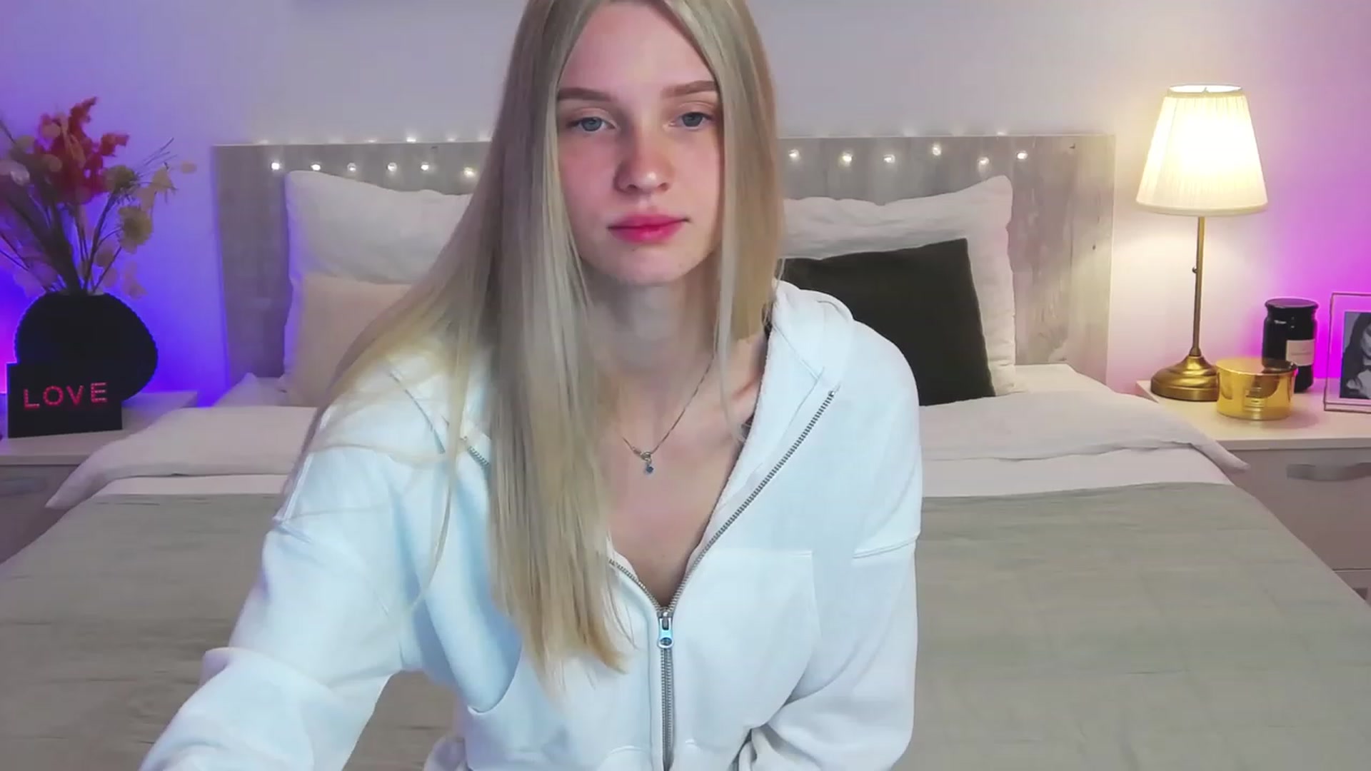 Angell_XO video thumbnail