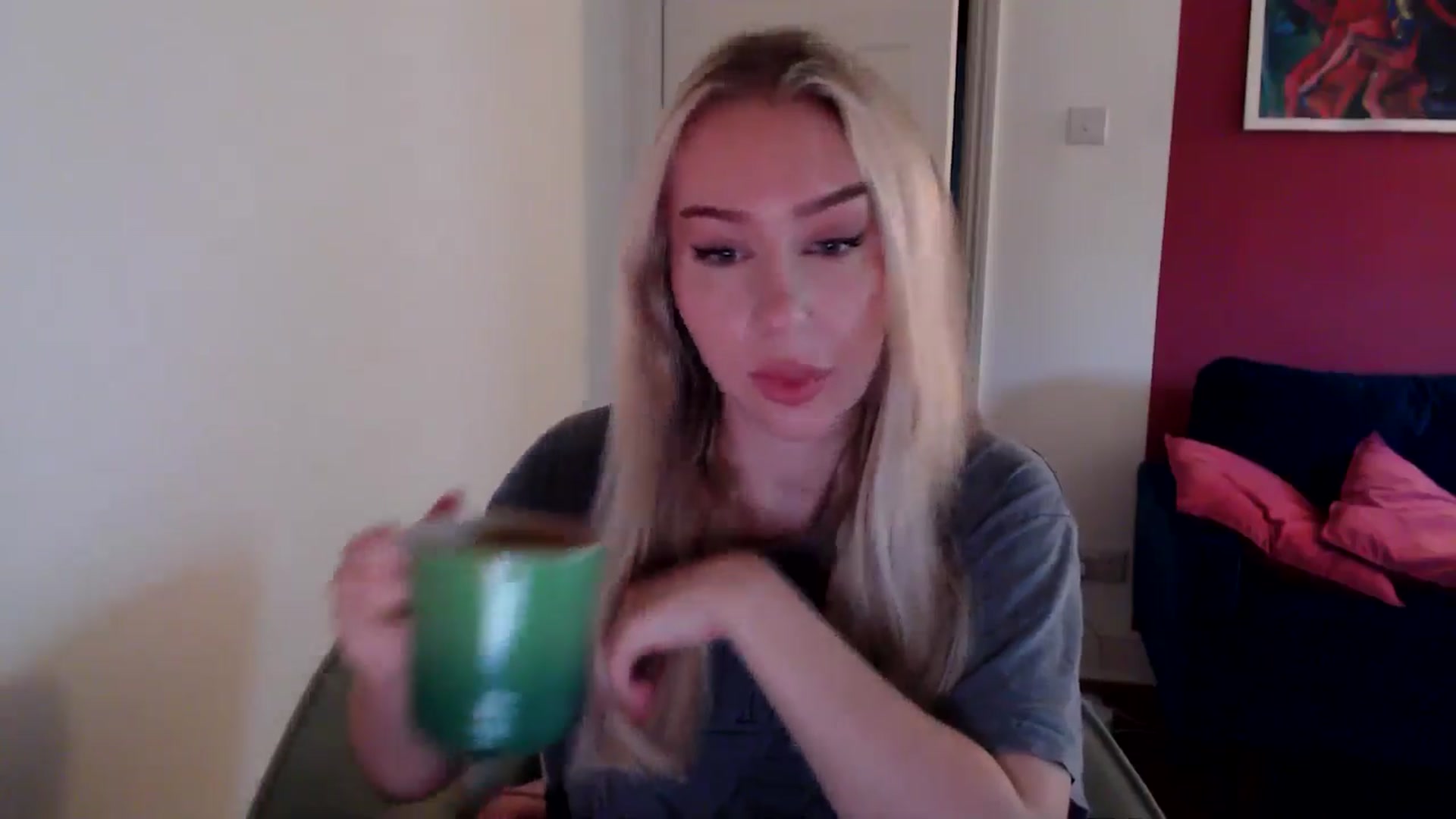 PetiteAvax video thumbnail