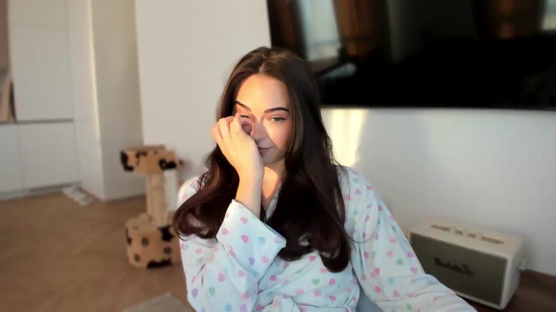 BeeTheQueen video thumbnail
