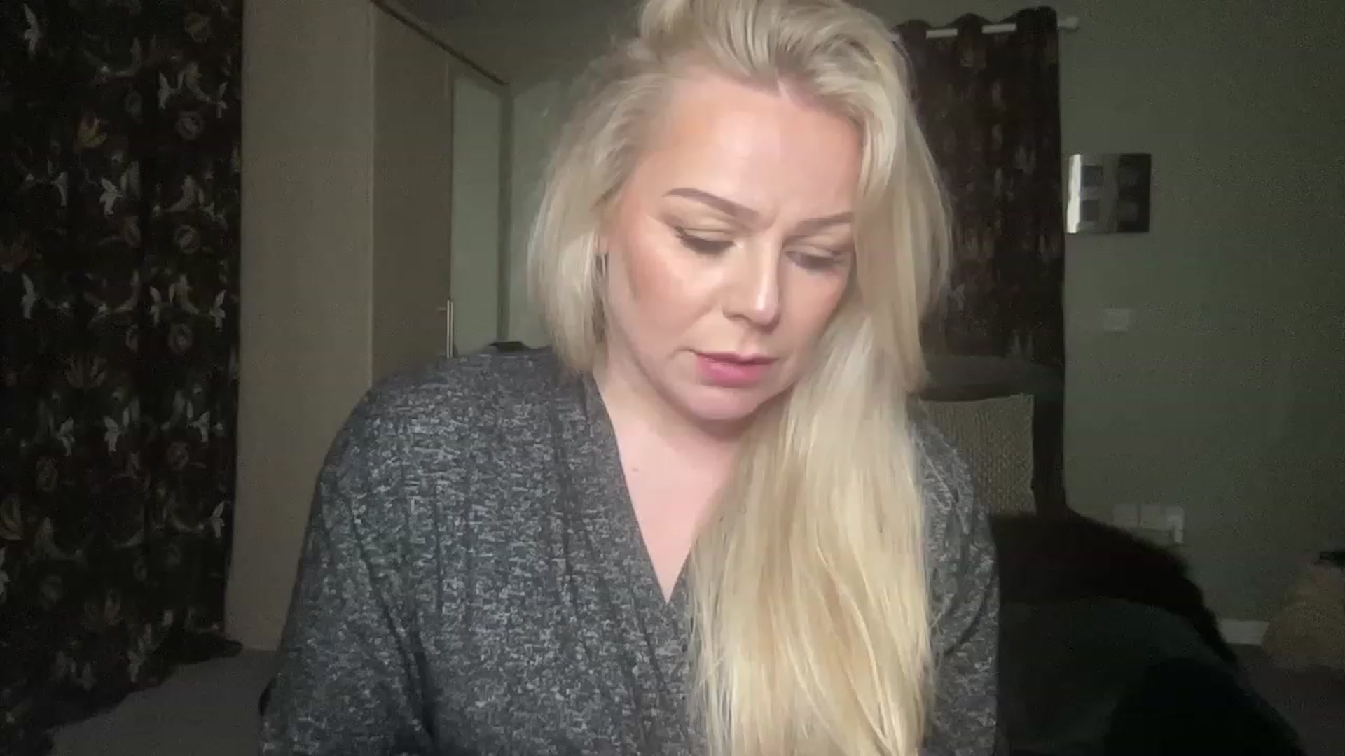 LaraLaughs video thumbnail