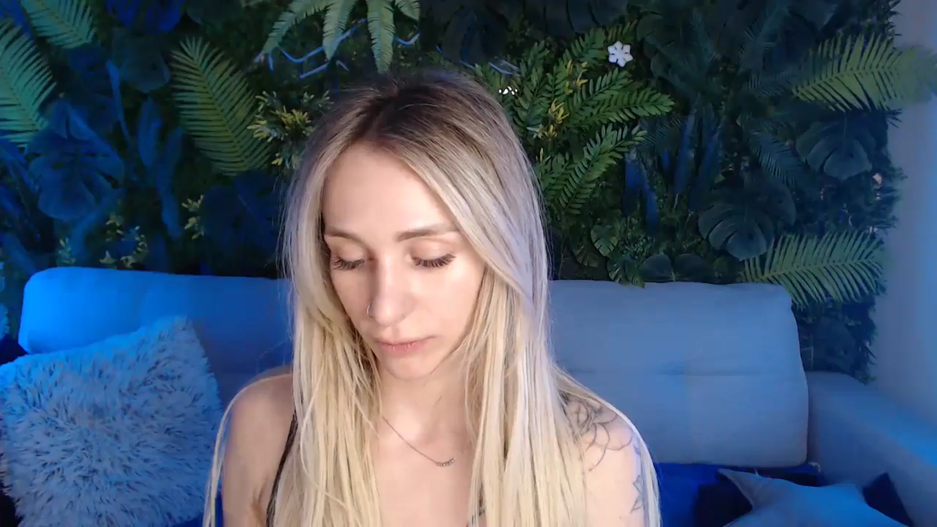 Horny_Blond video thumbnail