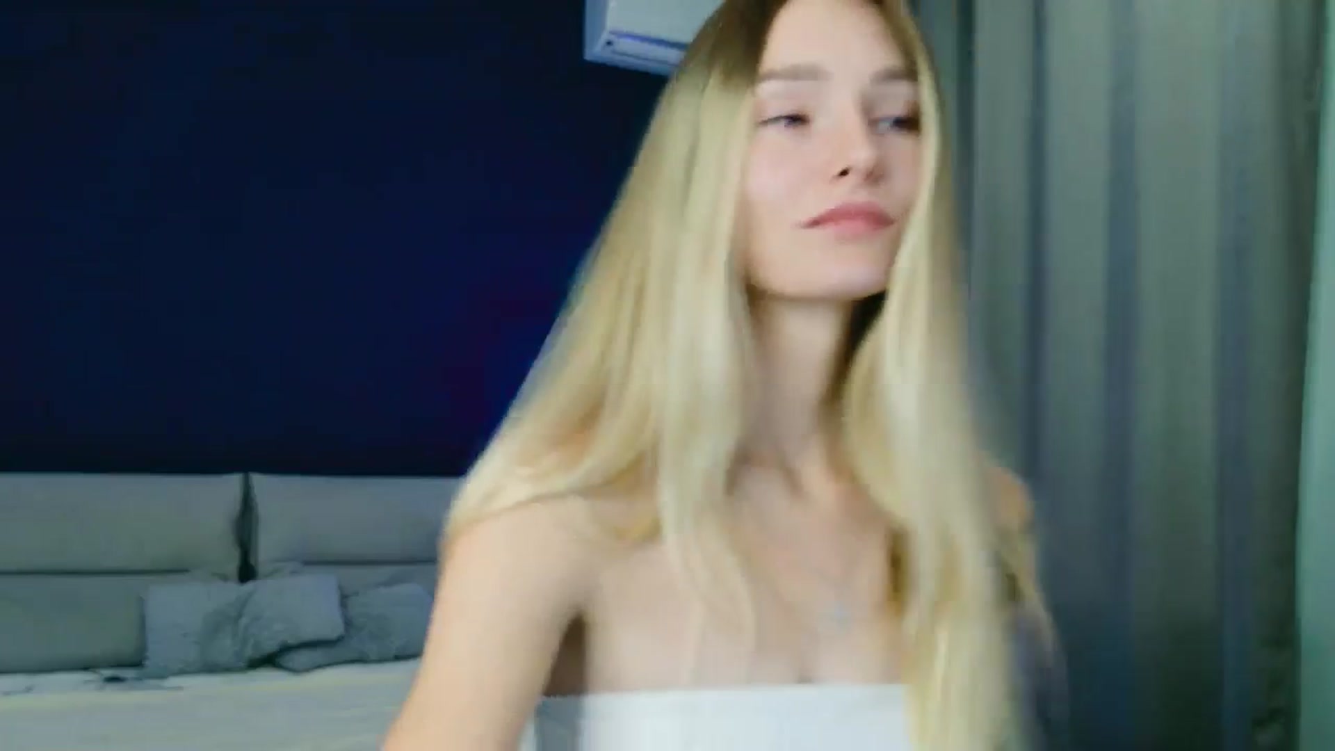 Miliain video thumbnail