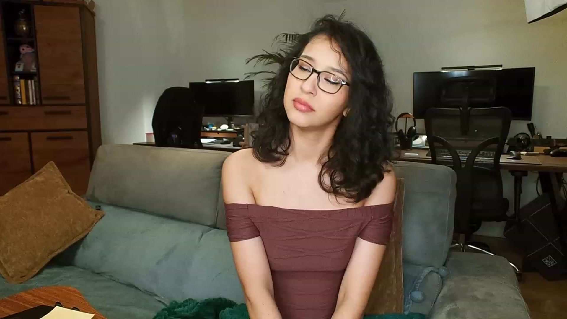 MissFine video thumbnail