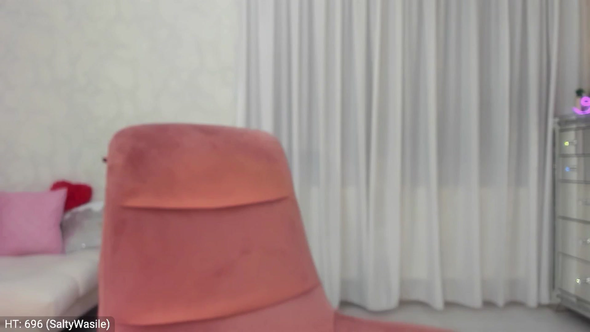 MissButterfly video thumbnail