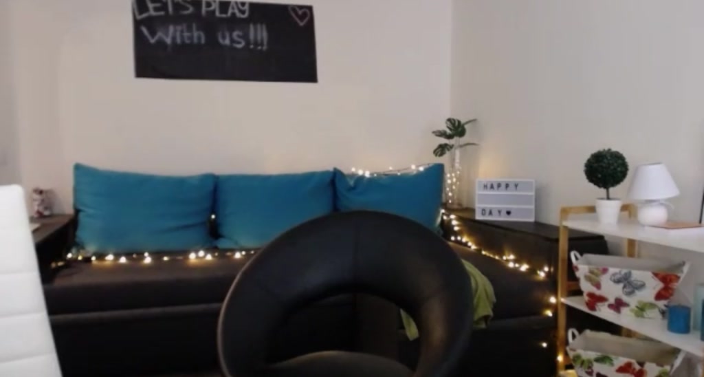 KissLara video thumbnail