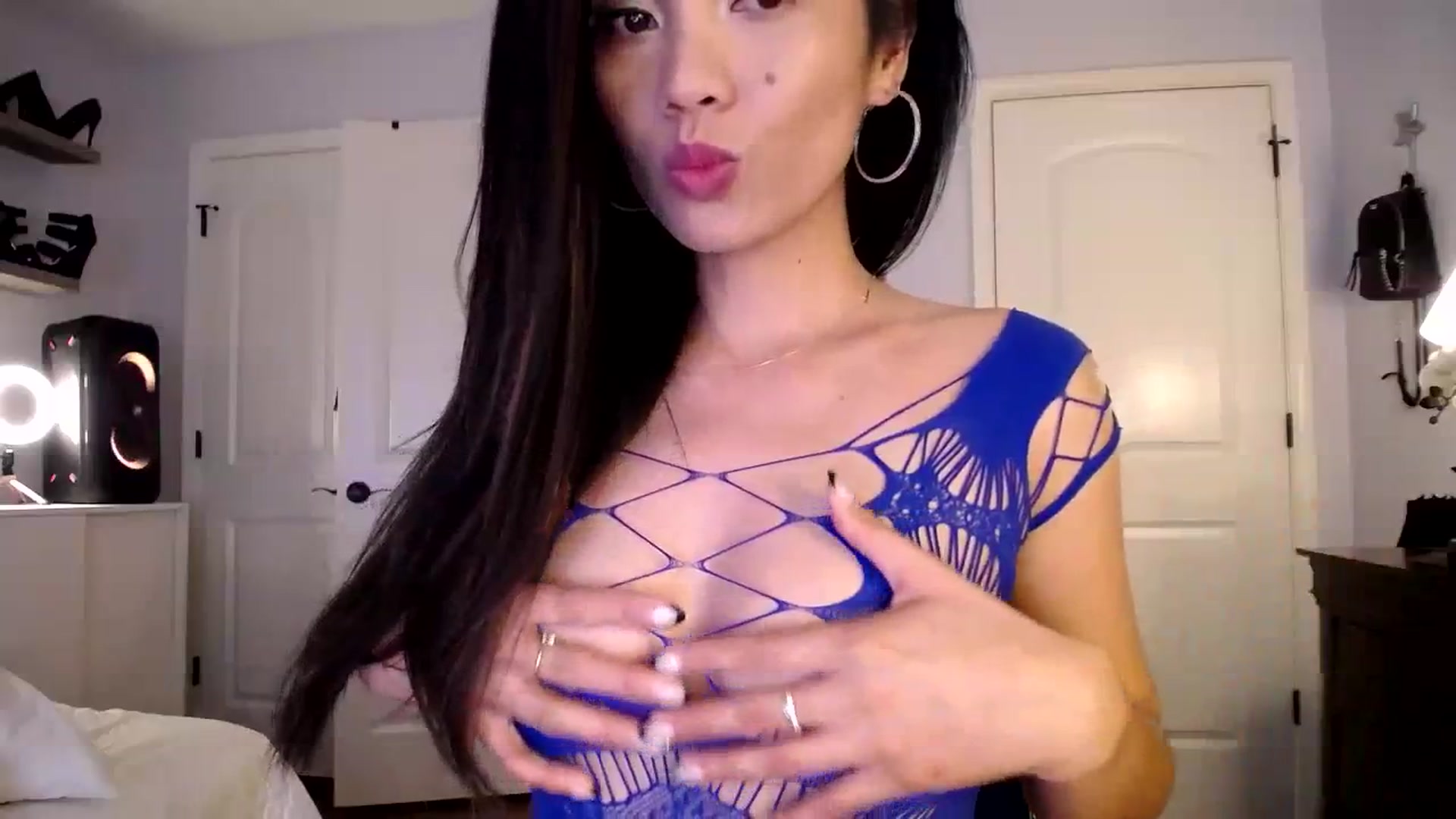 AsianLuv_4U video thumbnail