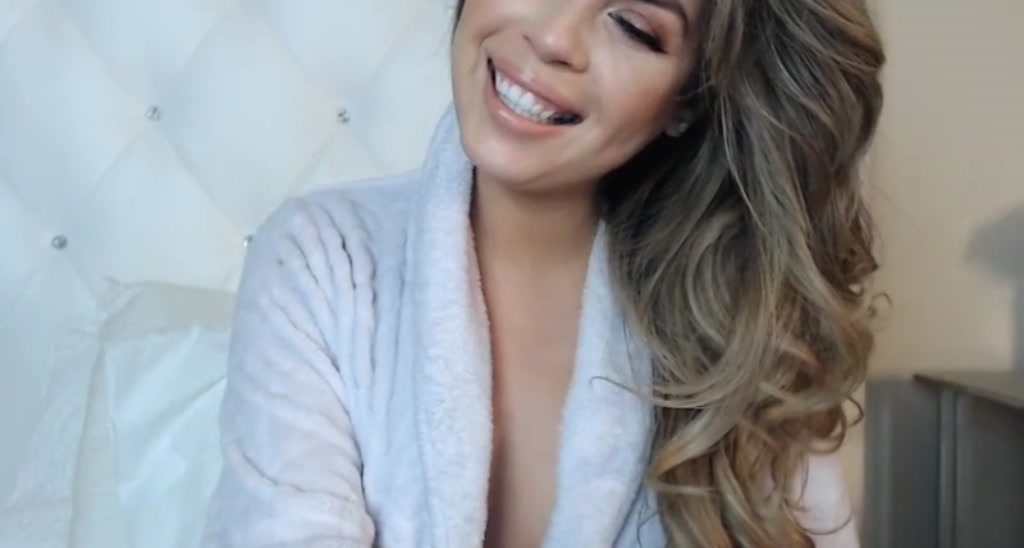 DaphneFlirt7 video thumbnail