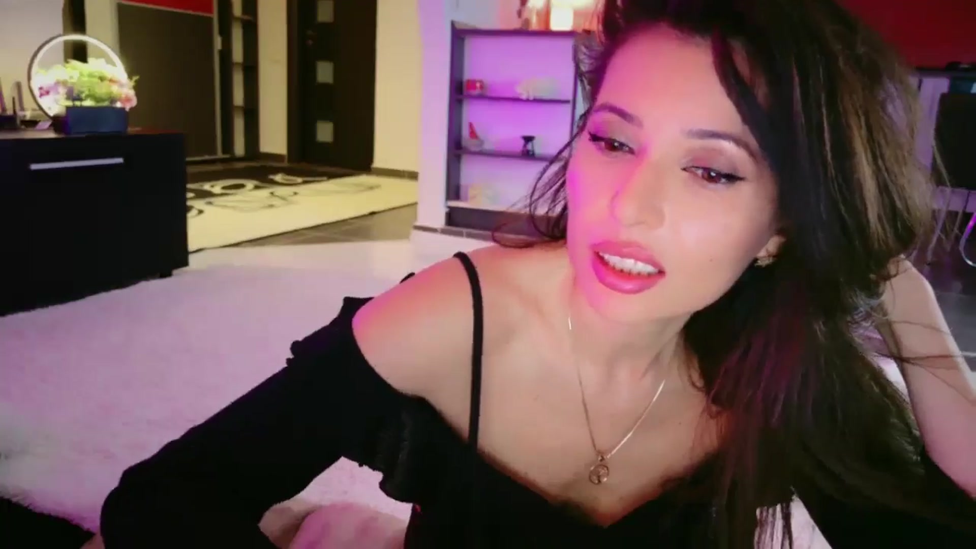 SmileyTinaa video thumbnail