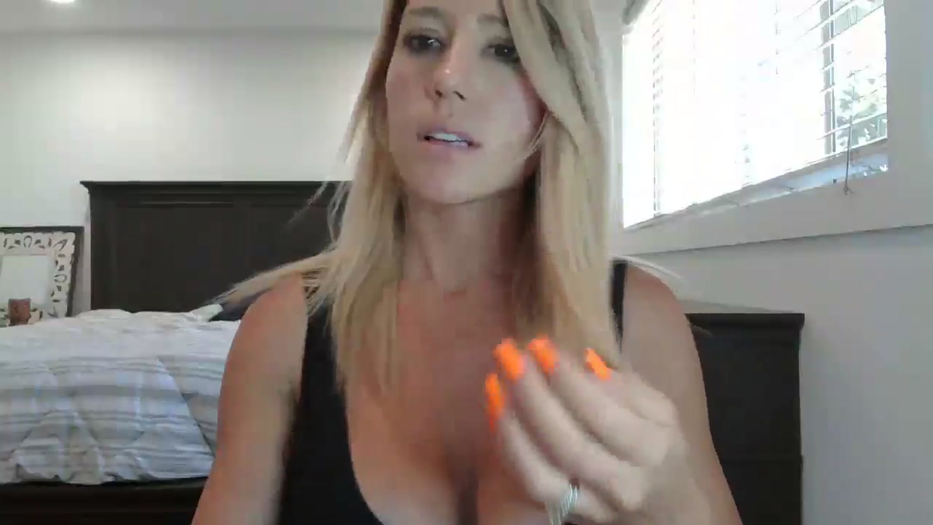 blond_milf video thumbnail