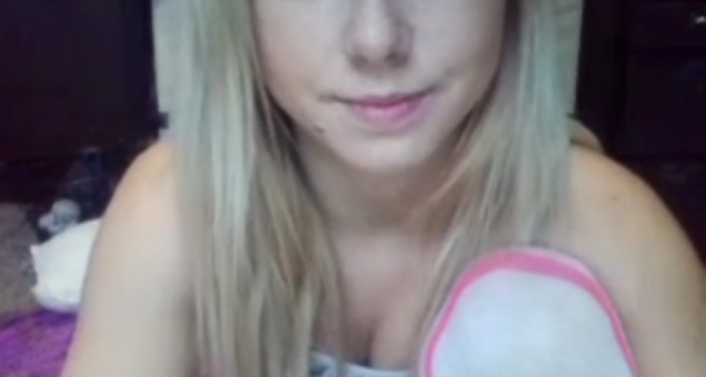 MiniMariah video thumbnail