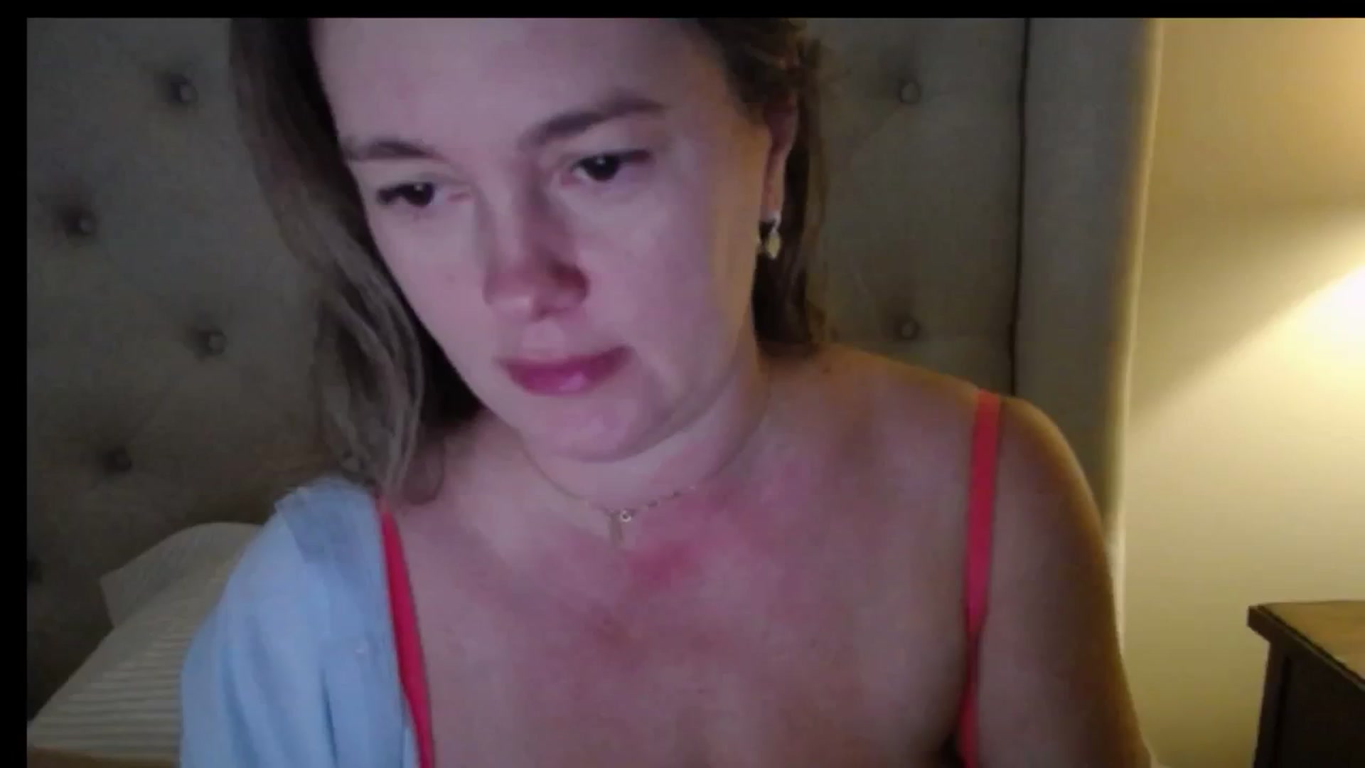 J0llye video thumbnail
