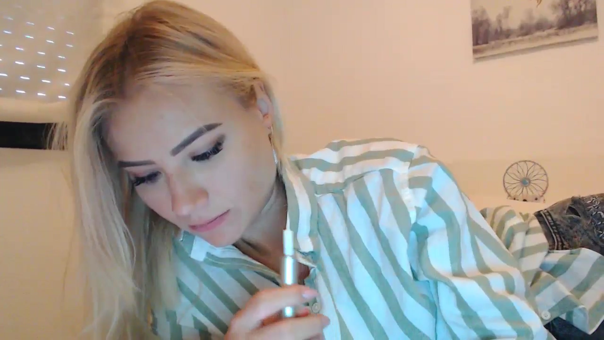 fiancee video thumbnail