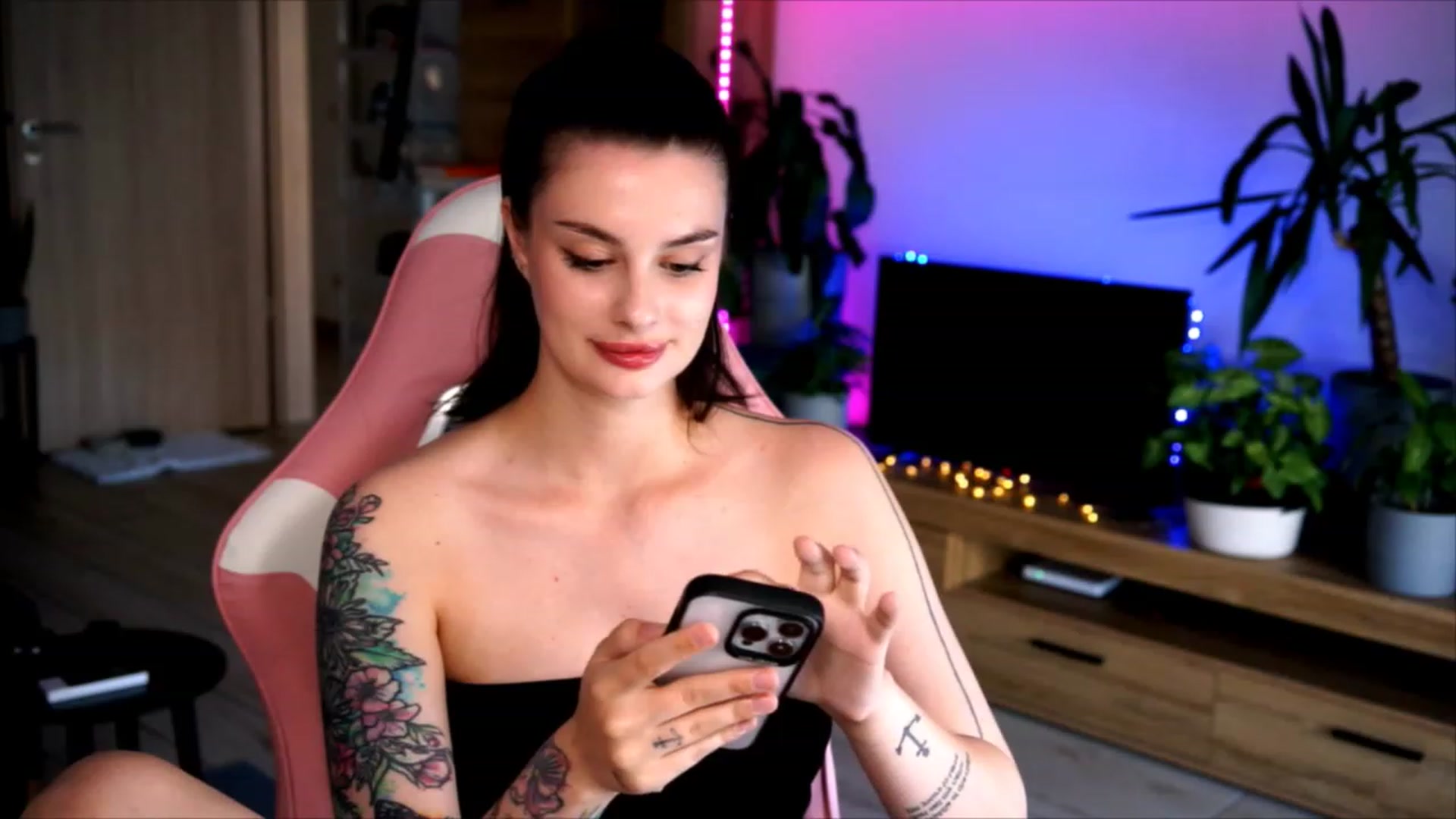 lucynutty video thumbnail