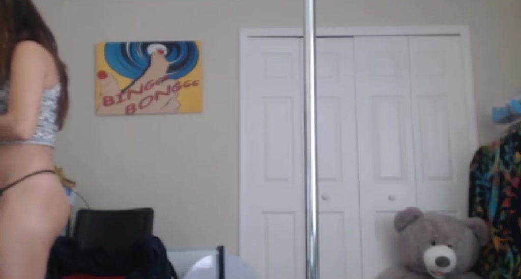 Downloads video thumbnail