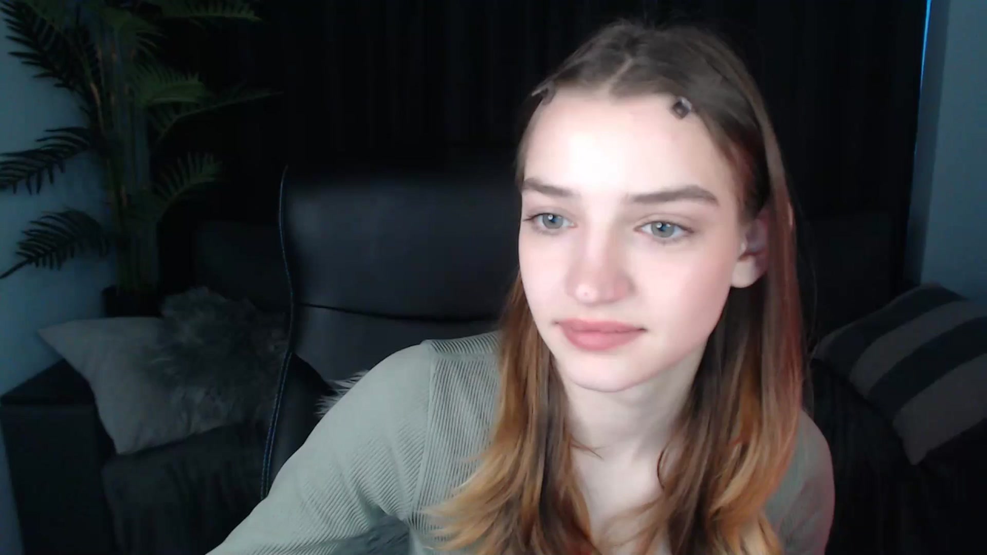 LaraMinx video thumbnail