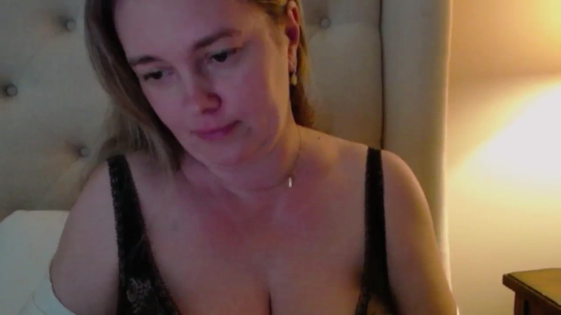 J0llye video thumbnail
