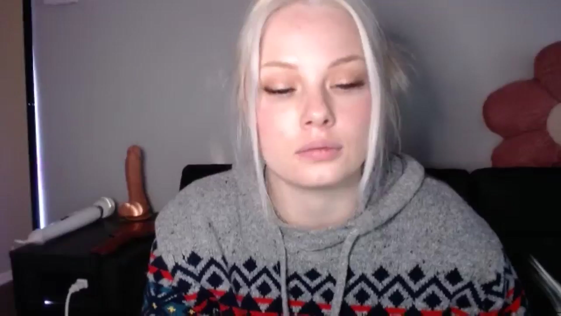 thtoneblonde video thumbnail