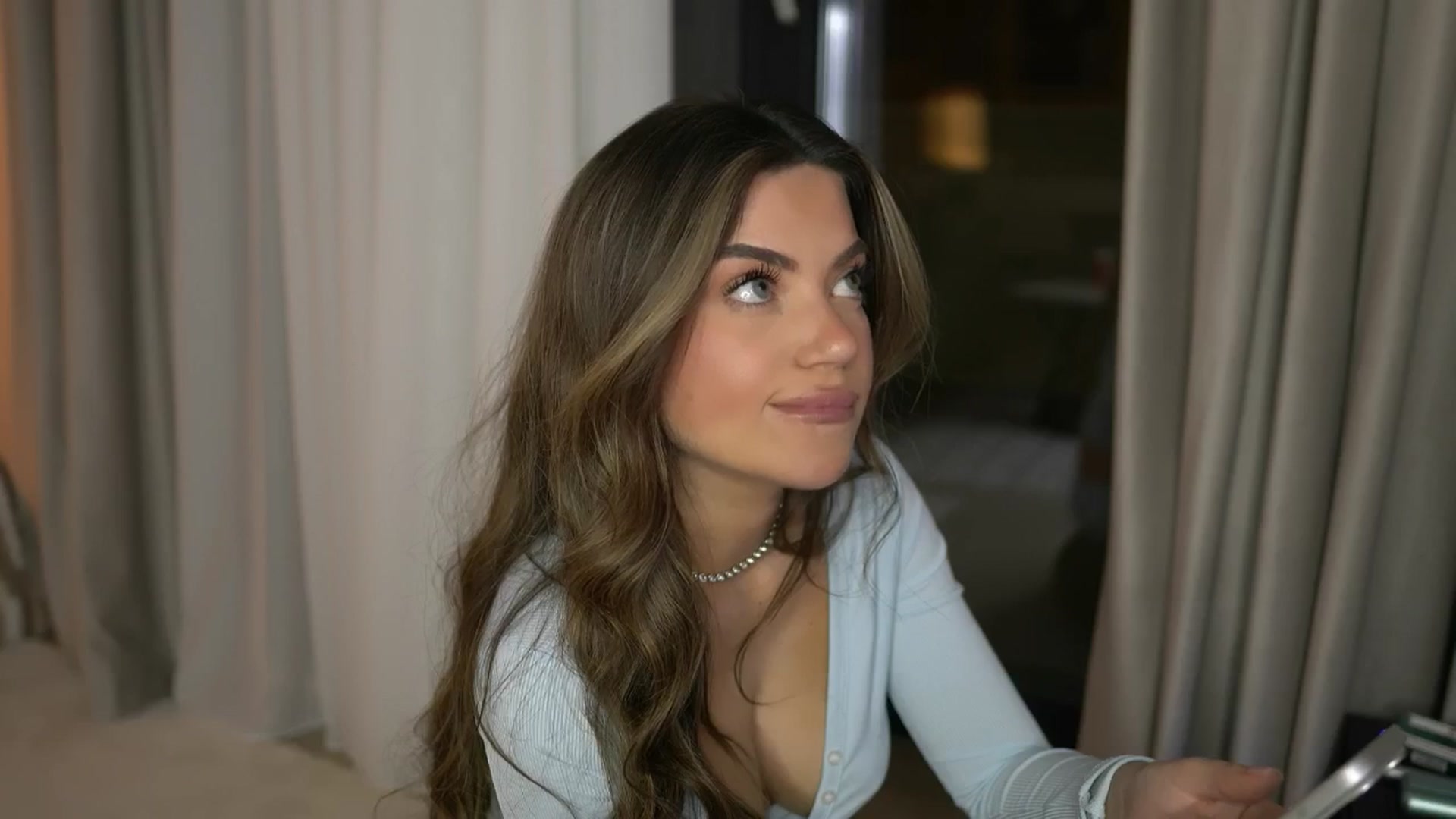 EsmeLuv video thumbnail