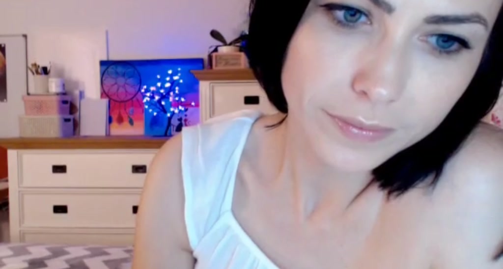Ami_White video thumbnail