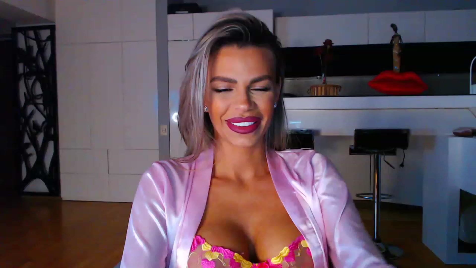 D_y_y video thumbnail