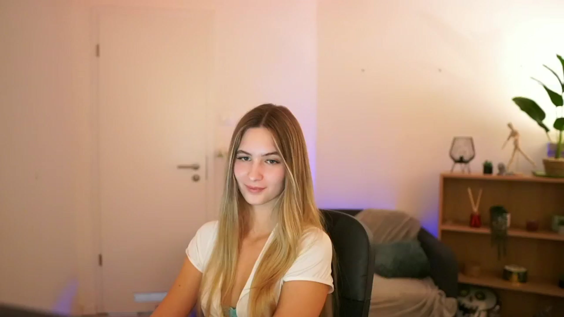 CuteGirl_18 video thumbnail