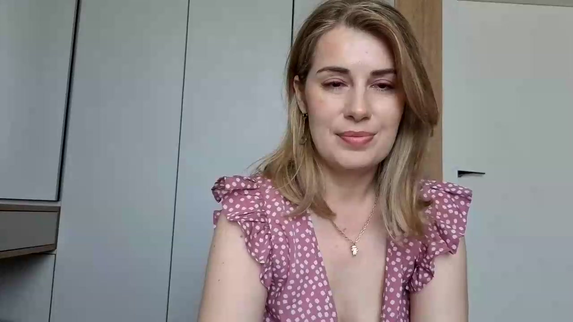PrettyWomen31 video thumbnail