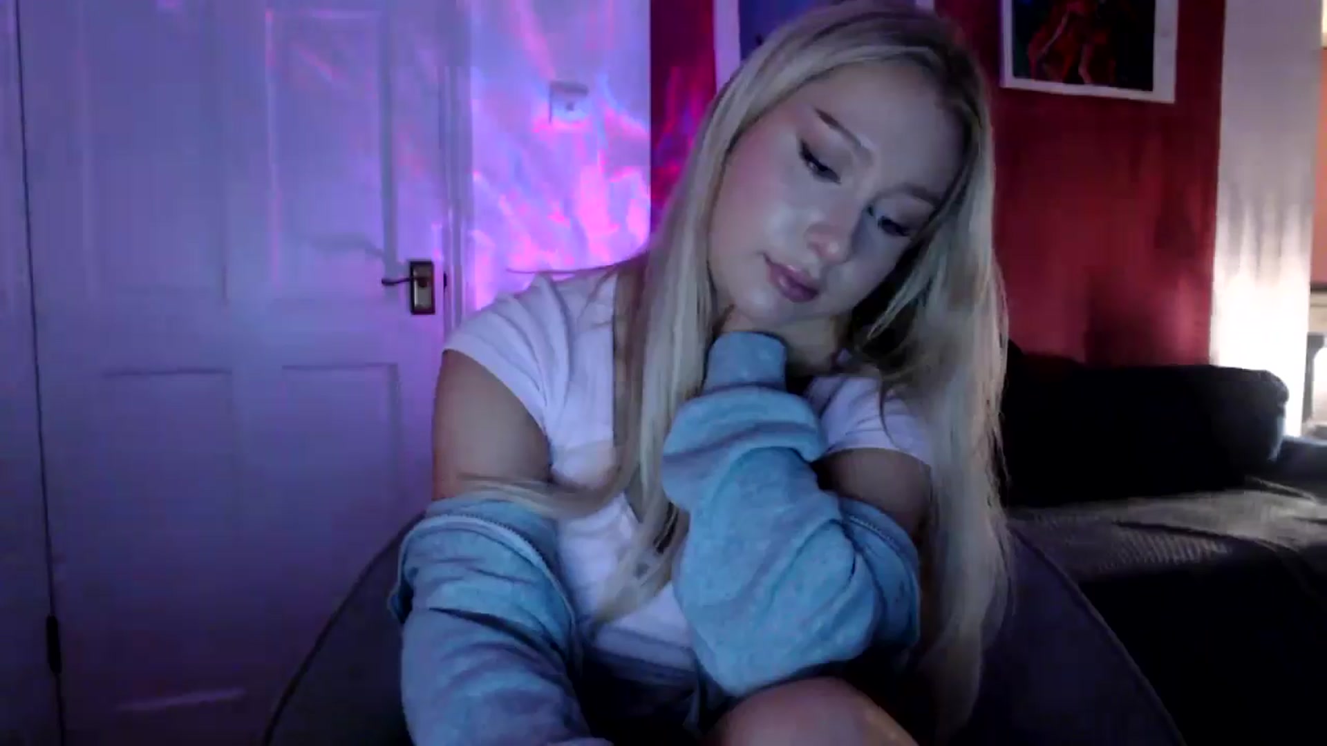 PetiteAvax video thumbnail