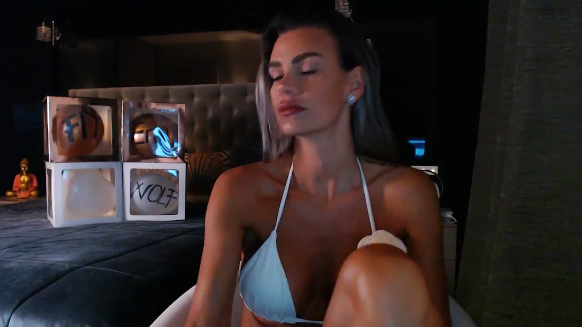 D_y_y video thumbnail